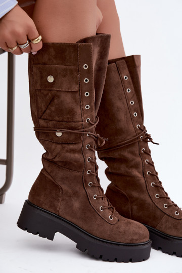 Wärmende kniehohe Stiefel mit Plateau und Schnürsenkeln in Braun Cressida