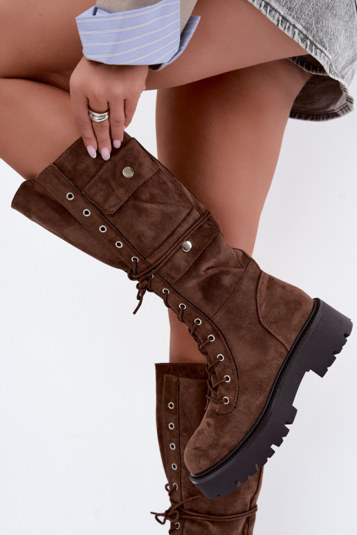 Wärmende kniehohe Stiefel mit Plateau und Schnürsenkeln in Braun Cressida