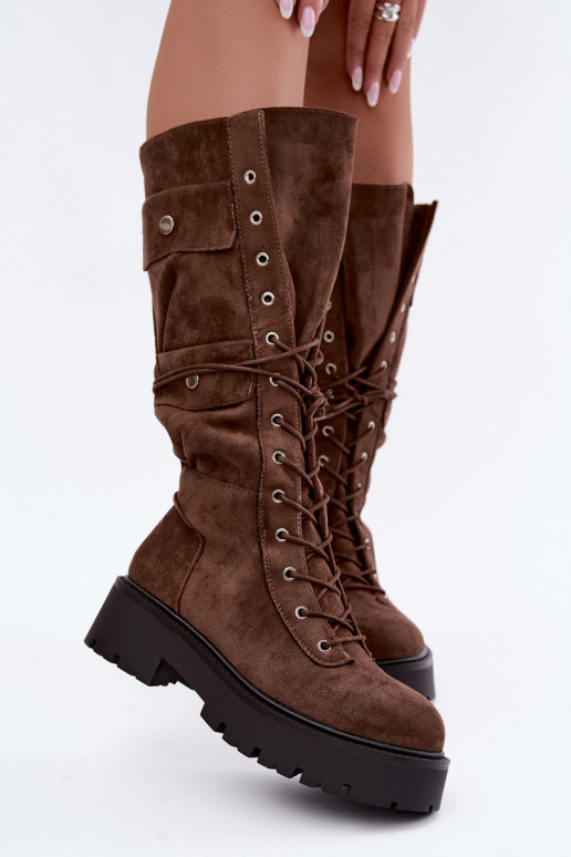 Wärmende kniehohe Stiefel mit Plateau und Schnürsenkeln in Braun Cressida