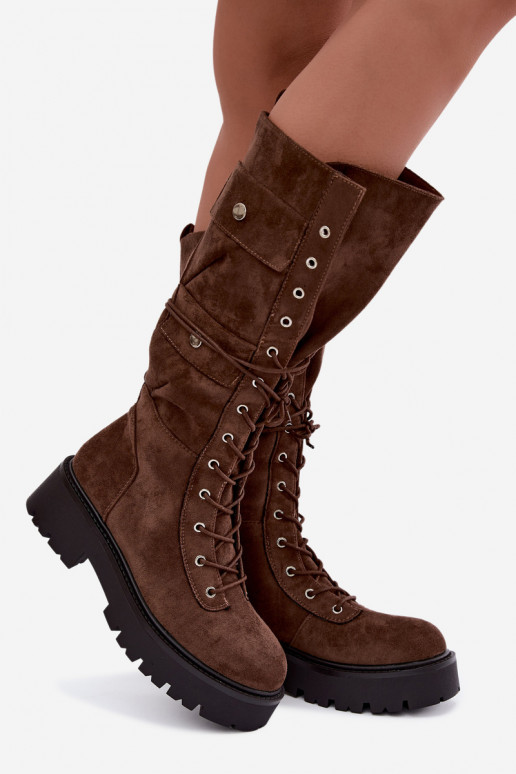 Wärmende kniehohe Stiefel mit Plateau und Schnürsenkeln in Braun Cressida