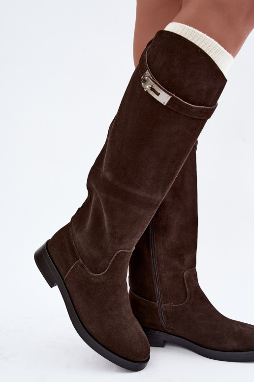 Schokoladenfarbene Wildleder-Überknie-Stiefel mit dekorativen Riemen Clarimond