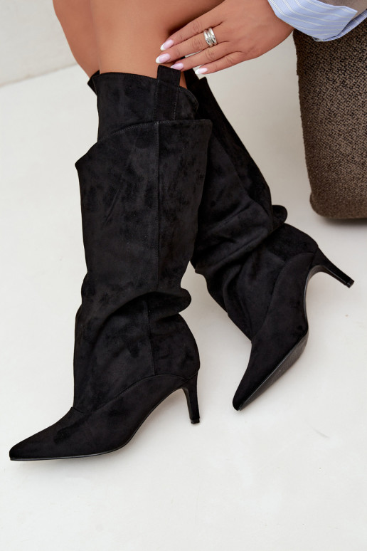gefütterte kniehohe Stiefel mit Rüschen und dünnen Absätzen in schwarz Auretta