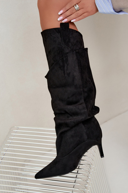 gefütterte kniehohe Stiefel mit Rüschen und dünnen Absätzen in schwarz Auretta