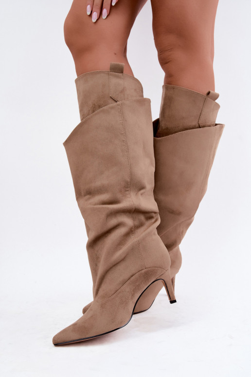 gefütterte kniehohe Stiefel mit Rüschen und dünnen Absätzen in sandfarben Auretta