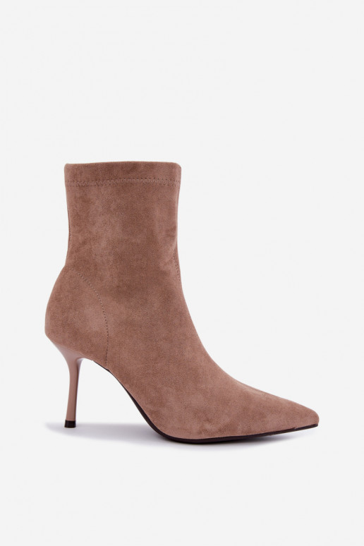 Sandfarbene Stiefel mit schmalen Absätzen Nireya