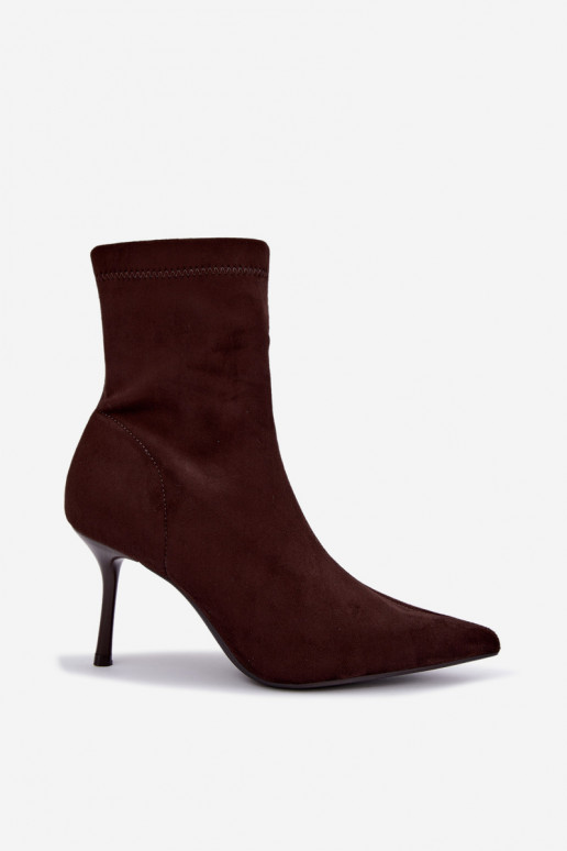 Schokoladenfarbene Stiefel mit schmalen Absätzen Nireya