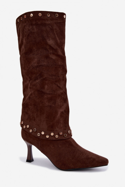 Braune isolierte lange Stiefel mit Dekoration Tai turiris