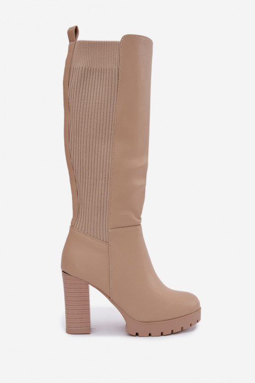 Sandfarbene isolierte lange Stiefel mit Absatz Hespera