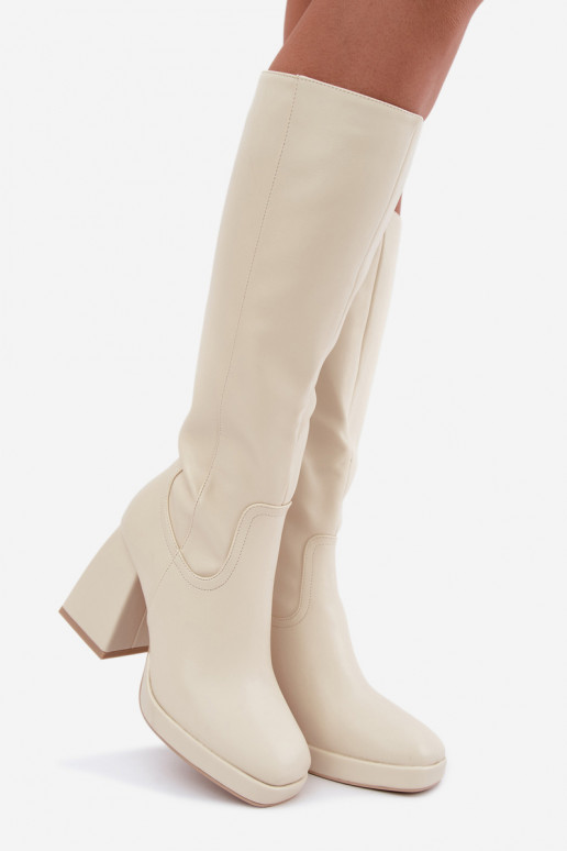 Sandfarbene isolierte lange Stiefel mit Absatz Leonelle
