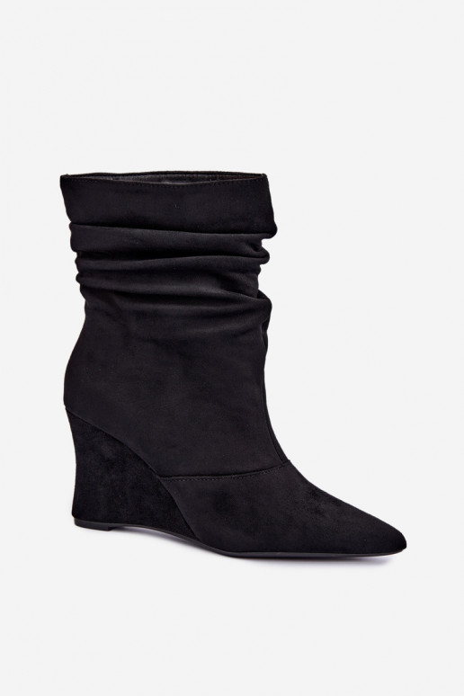 Geknitterte schwarze Stiefel mit Plattform Thalene
