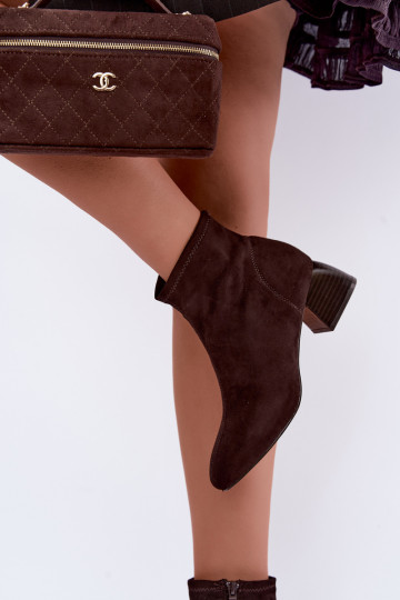 Schokoladenfarbene Stiefel mit Absatz Estellea 2