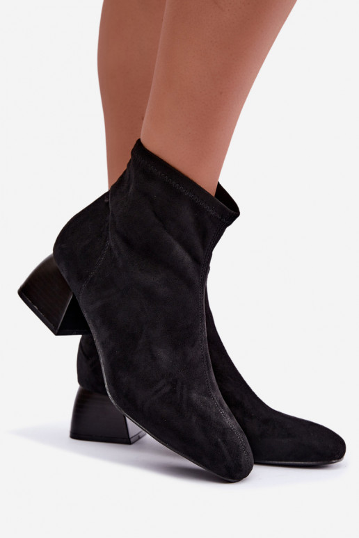 Schwarze Stiefeletten Klocke Estellea