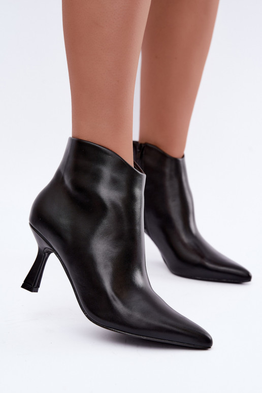 Schwarze Stiefeletten mit spitzen Zehen Florenne