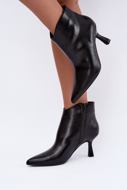 Schwarze Stiefeletten mit spitzen Zehen Florenne