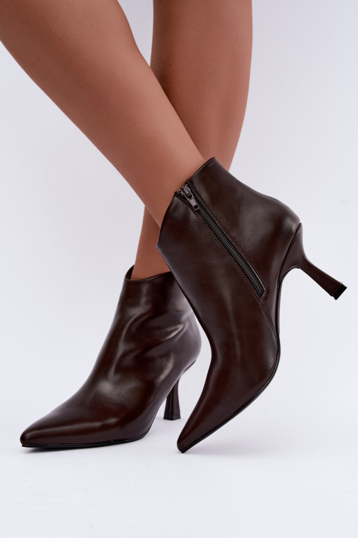 Schokoladenfarbene Stiefeletten mit spitzen Zehen Florenne