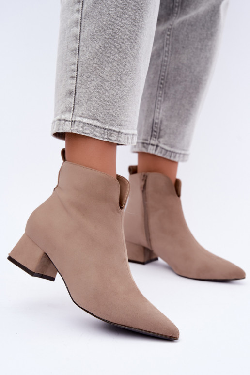Beige Stiefeletten mit spitzen Zehen Klocke Heliara