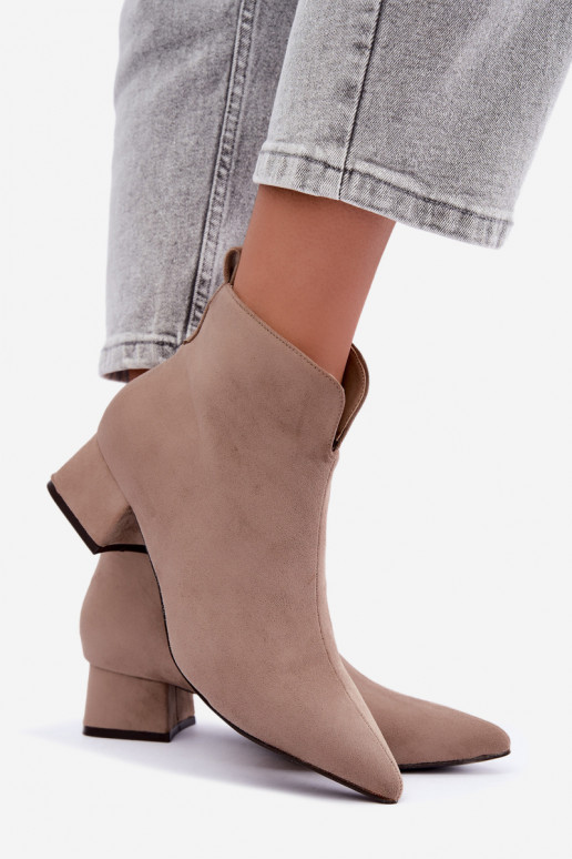 Beige Stiefeletten mit spitzen Zehen Klocke Heliara
