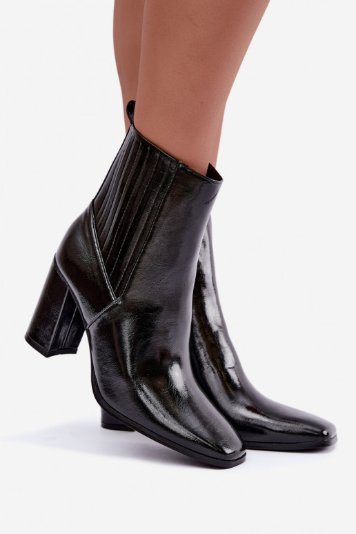Schwarze Stiefeletten mit Lackeffekt Kallista