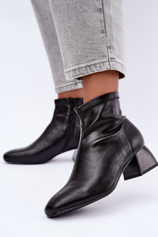 Schwarze Stiefeletten Klocke aus Kunstleder Estellea