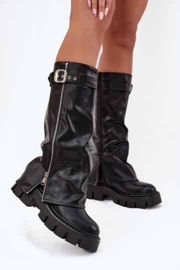 Schwarze isolierte Stiefel über dem Knie mit angenähter Choleika und silbernen Schnallen Armena