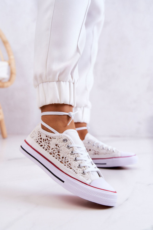 Weiße Damenschuhe mit Spitzenmotiven Venture