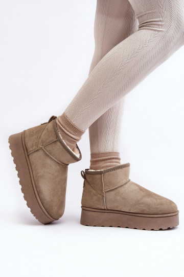 Schneestiefel Feminin mit einer Plattform sich Zuarm laufen mit Fell innen grüne Farbe Xamella