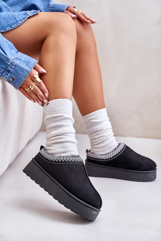 Schwarze Damen-Schneestiefel auf einer Plattform mit Isolierung und Fell innen Remenia