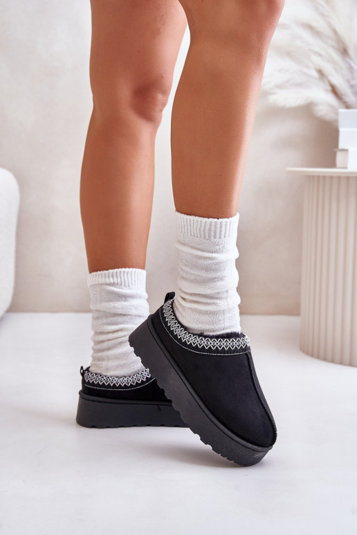 Schwarze Damen-Schneestiefel auf einer Plattform mit Isolierung und Fell innen Remenia