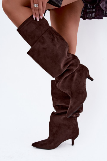 Warmen kniehohe Stiefel mit Rüschen und Absatz in Schokoladenfarbe Oriellea