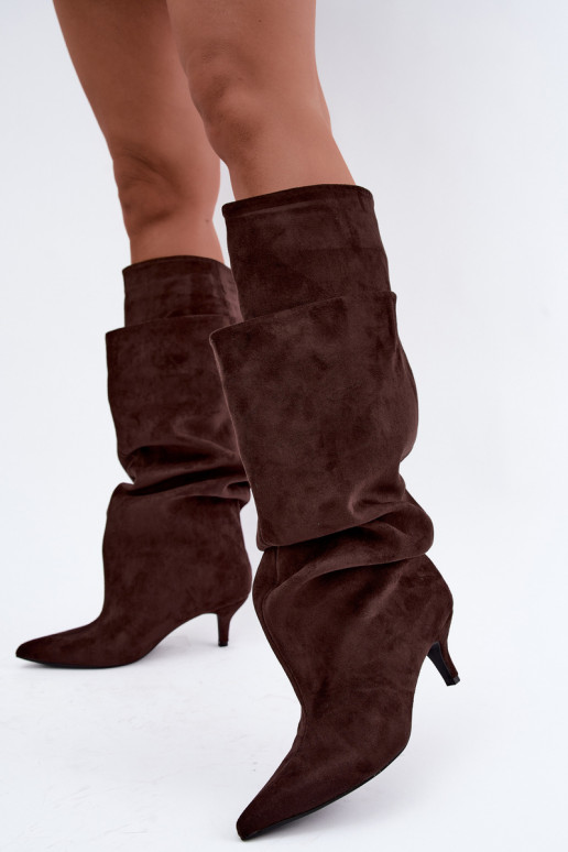 Warmen kniehohe Stiefel mit Rüschen und Absatz in Schokoladenfarbe Oriellea