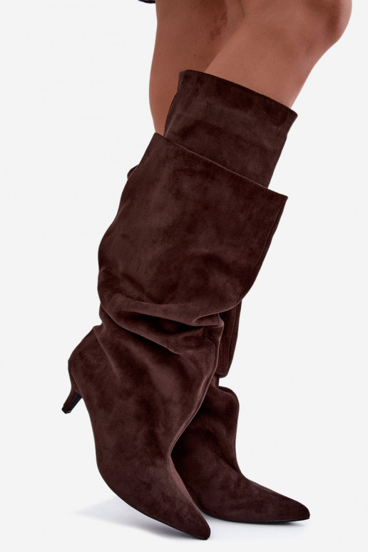 Warmen kniehohe Stiefel mit Rüschen und Absatz in Schokoladenfarbe Oriellea