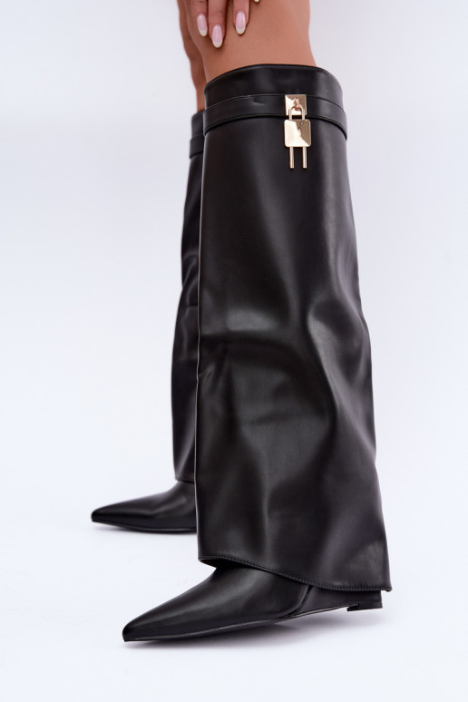 Mirettea kniehohe Stiefel mit Plattform und dekorativen Riemen in Schwarz