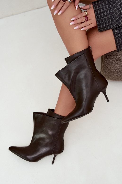 Isolierte Damarielle Stiefeletten mit dünnen Absätzen in Braun