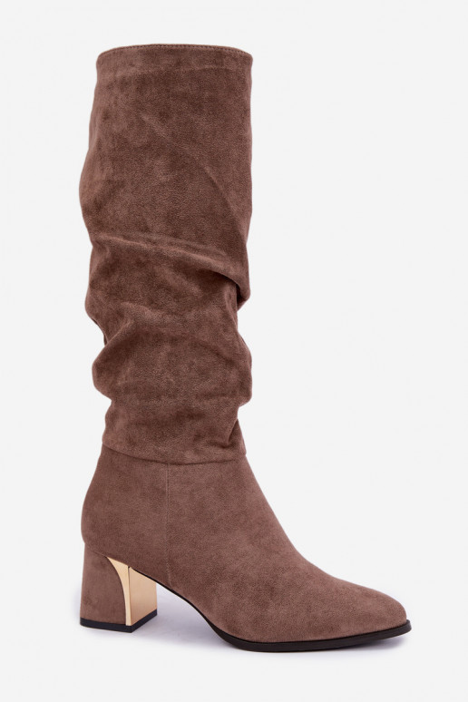 gefütterte gewellte lange Stiefel mit Absatz in Sandfarbe Ivenna
