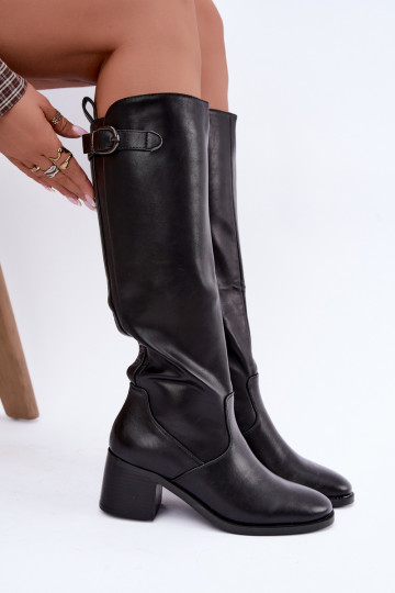 gefütterte lange Stiefel mit Absatz und Schnallen in schwarzer Farbe Lestine