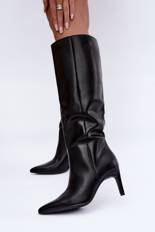 Wärmende hohe Stiefel mit Rüschen und Absätzen in Schwarz Rodeline