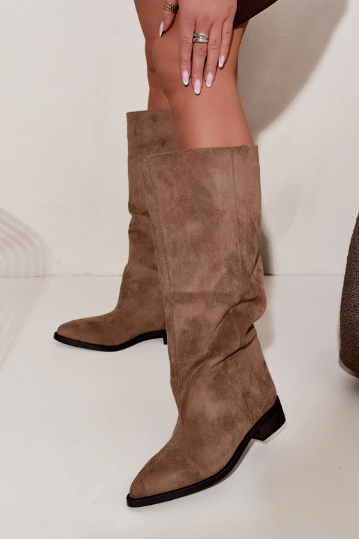 Slip-On hohe Stiefel mit breiten Absätzen in Sand Cadorine