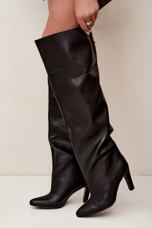 Slip-On Damen Stiefel mit spitzen Absätzen über dem Knie in Schwarz Emorine