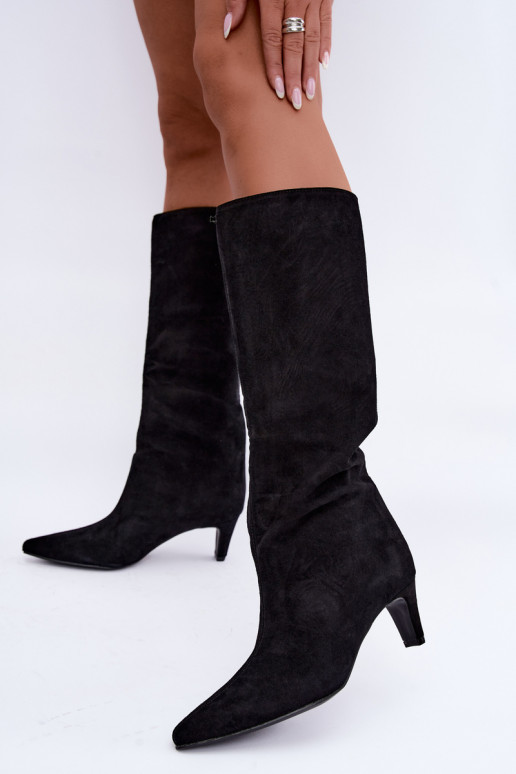 Slip-On hohe Stiefel aus Kunstwildleder mit Absätzen in Schwarz Pamelisse