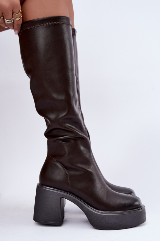 Damenstiefel bis zum Knie mit Plateau und Absätzen aus Kunstleder in Schokoladenfarbe Nesalie