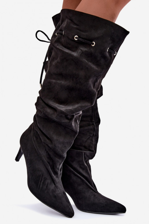wärmende Stiefel zum Hineinschlüpfen bis zum Knie mit dünnen Absätzen und stilvollen Details in schwarzer Farbe Tivelle
