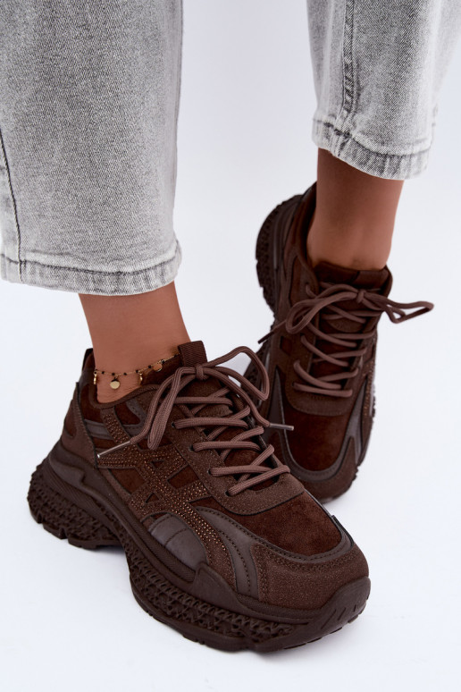 Sneaker mit schokoladenfarbener Dekoration Amselle