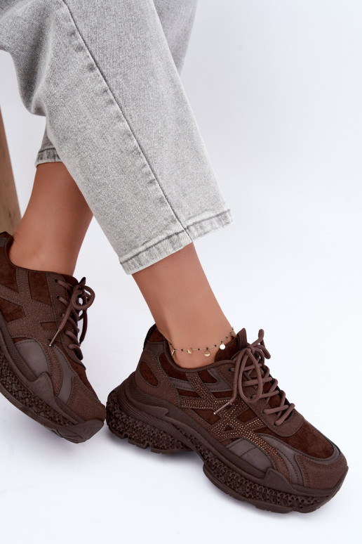 Sneaker mit schokoladenfarbener Dekoration Amselle