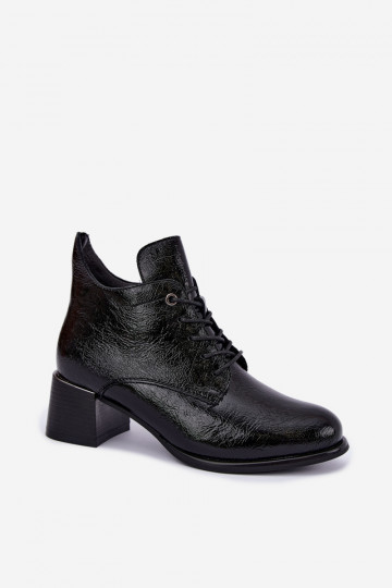 Wärmende schwarze Damenstiefeletten mit Lackeffekt Klocku Hadelle