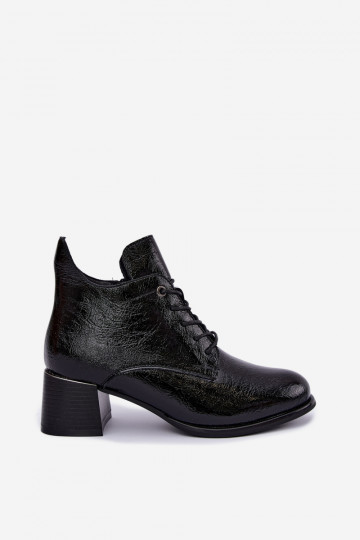 Wärmende schwarze Damenstiefeletten mit Lackeffekt Klocku Hadelle 2
