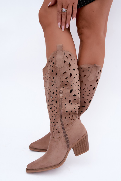 Ausschnitt kniehohe Cowboy-Stiefel mit Absatz in Sand Salirae