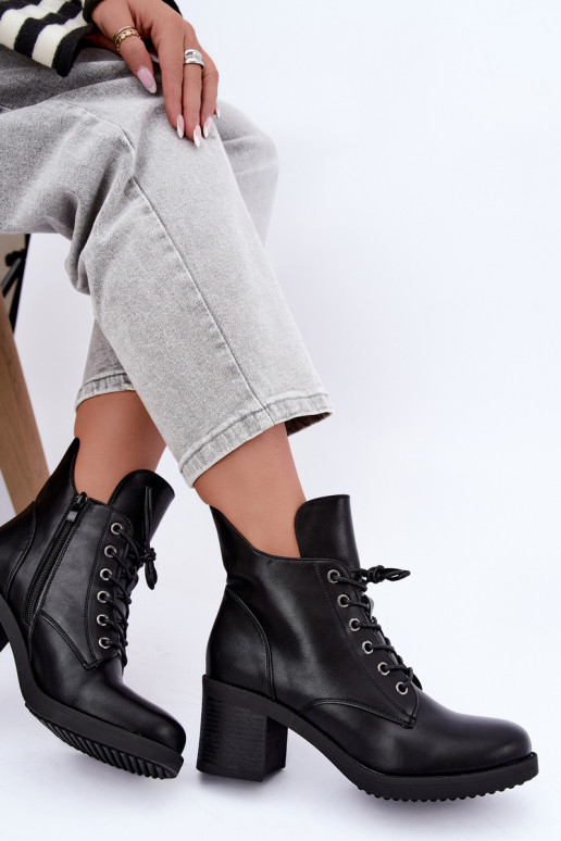Wärmende Damen-Stiefeletten mit Schnürung in Schwarz Garella