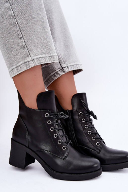 Wärmende Damen-Stiefeletten mit Schnürung in Schwarz Garella