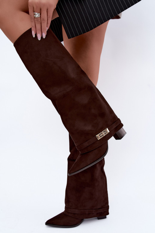 Wärmende kniehohe Stiefel mit eingenähter Schaft und Absatz in Braun Jorella