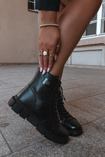 Wärmende Damenstiefeletten aus Kunstleder schwarz Savelia 2